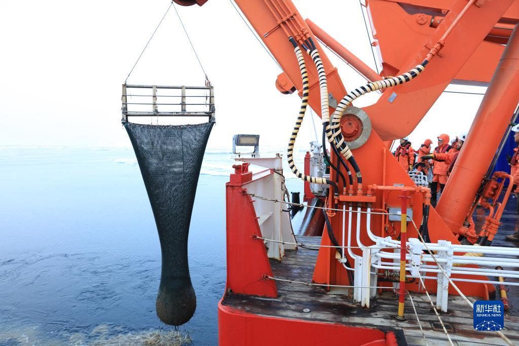 中國第13次北冰洋科學(xué)考察隊(duì)正式開始大洋科考作業(yè)(圖9)