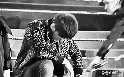 “特種兵式”開唱 歌手健康頻亮紅燈(圖3) “特種兵式”開唱 歌手健康頻亮紅燈(圖3)