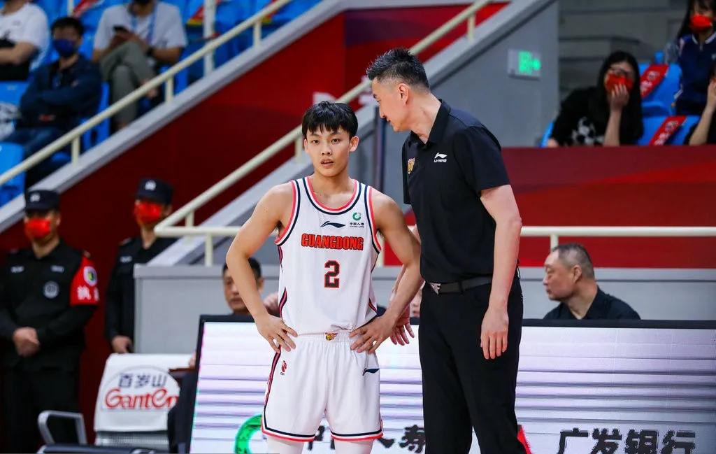 藏不住了！廣東隊喜獲新金主，朱芳雨悶聲發大財，三外援劍指12冠(圖3)