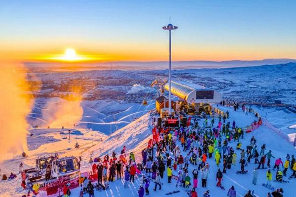 將軍山、可可托海、吉克普林滑雪場對阿勒泰地區居民實施免費滑雪政策活動詳情