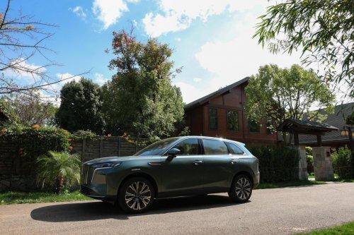 紅旗HS6 PHEV：家庭首選的大型混動SUV(圖2)